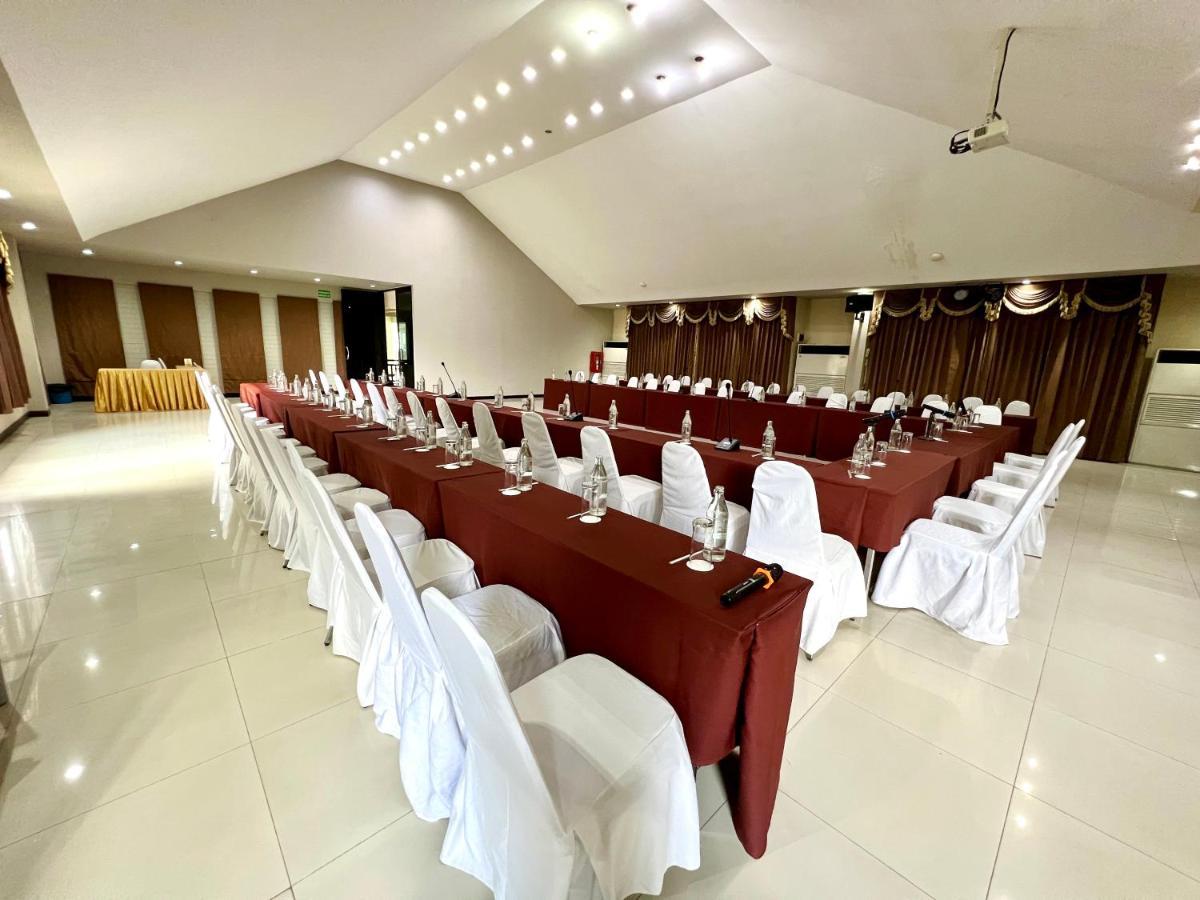 Hotel La Villa Хон Каен Экстерьер фото